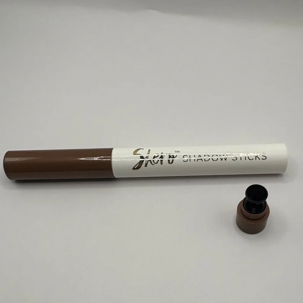 Eye Shadow Stick - Iced Mocha; Belle Beauty Kim Gravel